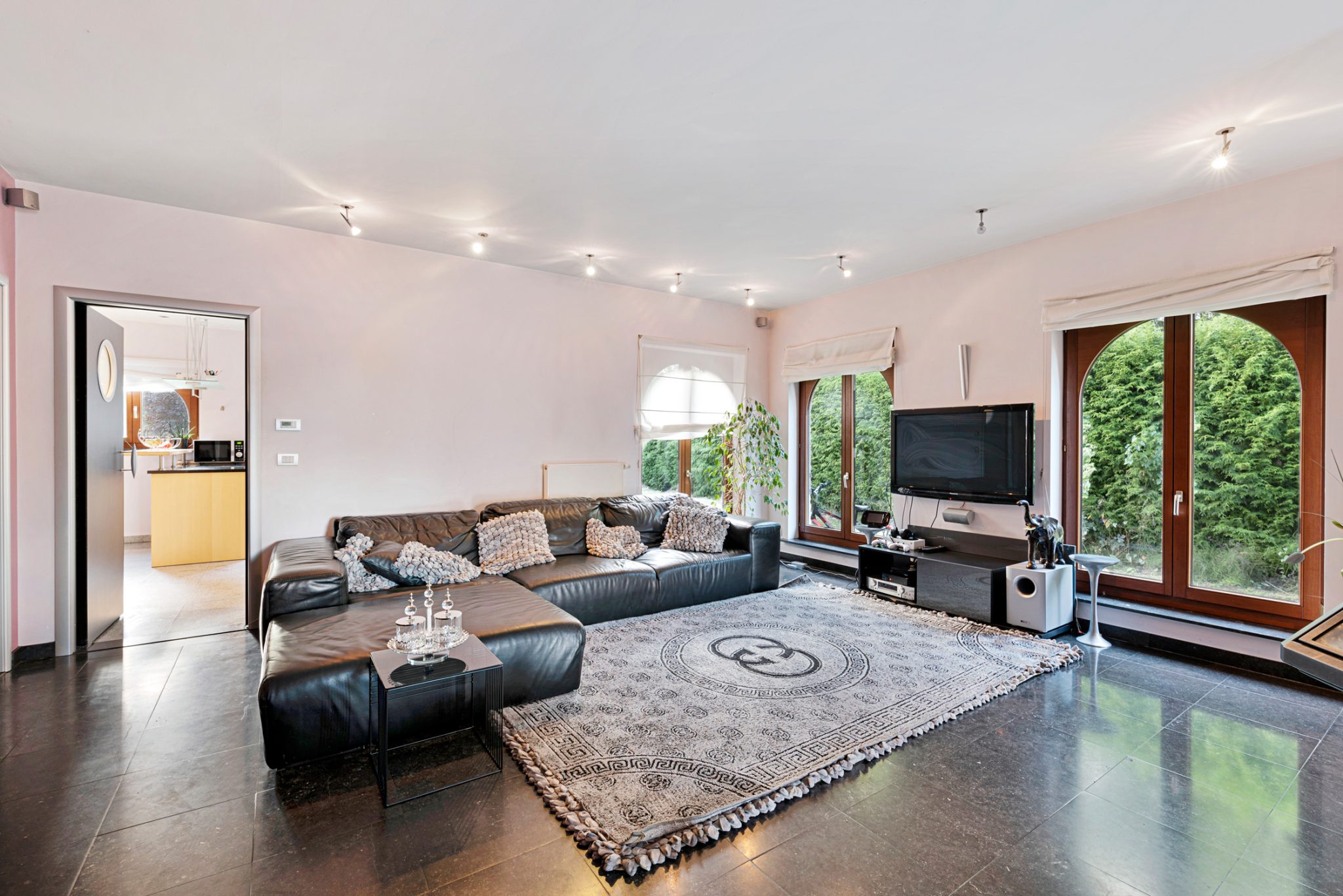 Spaanse-Villa-te-koop-Verrebroek-Marcel-Vastgoed-Waasland-vijf-slaapkamers-tuin-dubbele-garage-landelijk
