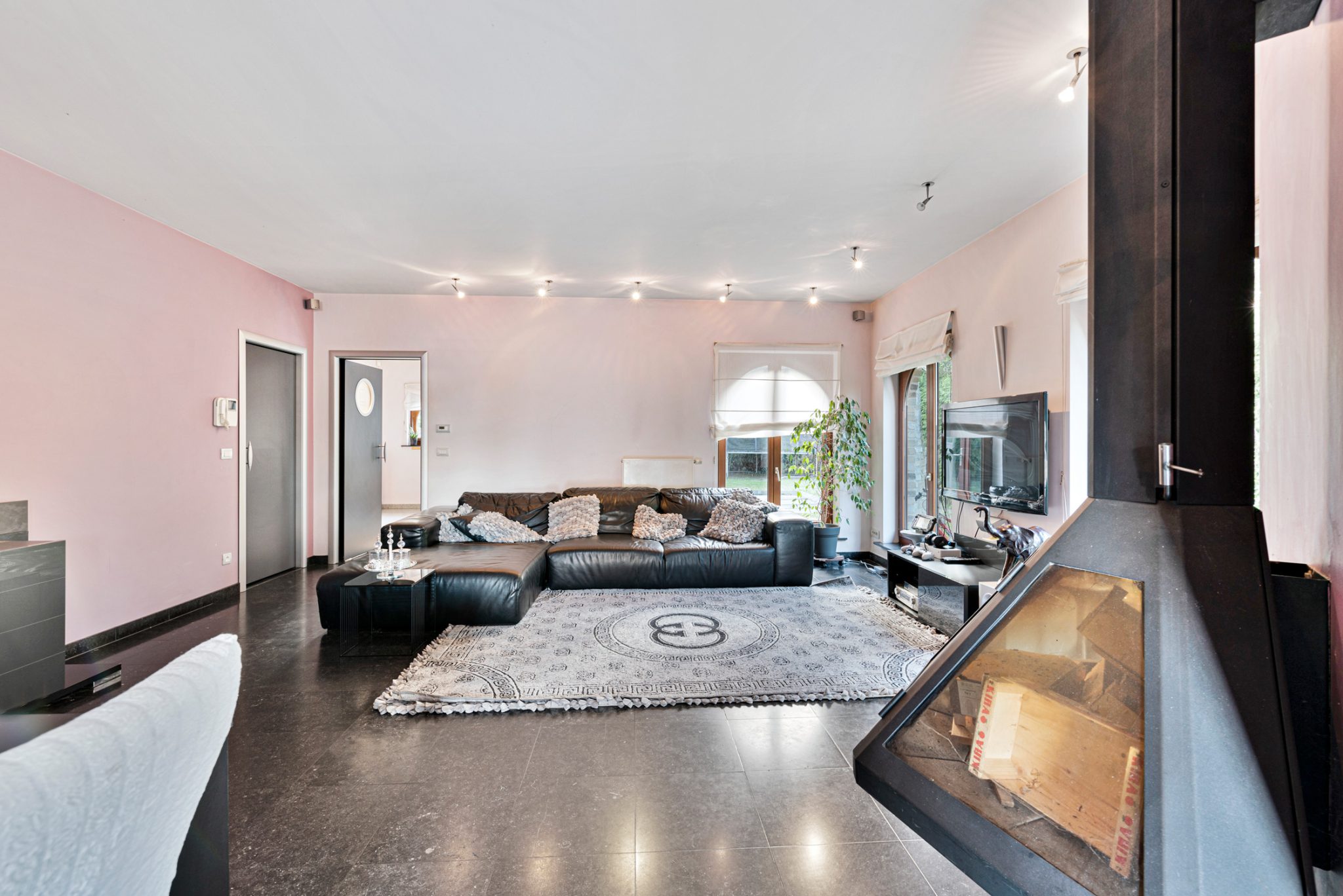 Spaanse-Villa-te-koop-Verrebroek-Marcel-Vastgoed-Waasland-vijf-slaapkamers-tuin-dubbele-garage-landelijk