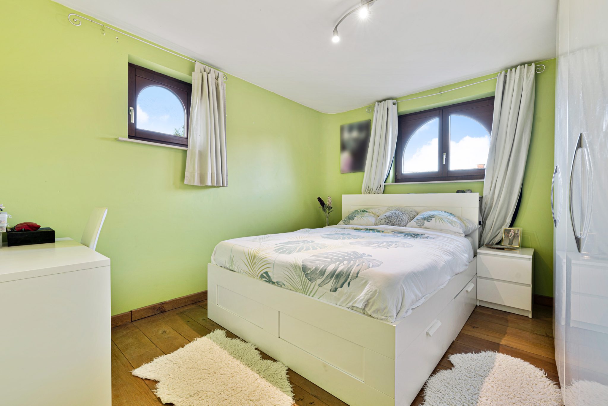 Spaanse-Villa-te-koop-Verrebroek-Marcel-Vastgoed-Waasland-vijf-slaapkamers-tuin-dubbele-garage-landelijk